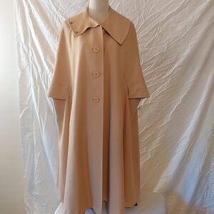Vintage Cape/Coat unbranded It Looks like (Chloe)Size Medium-Large